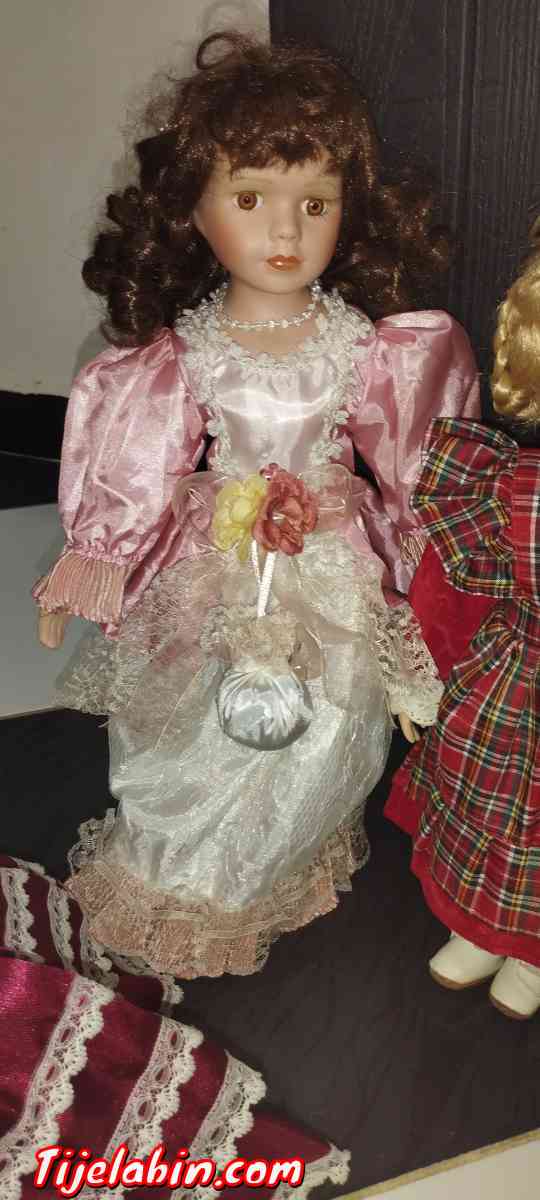 lot 6 Poupées porcelaine