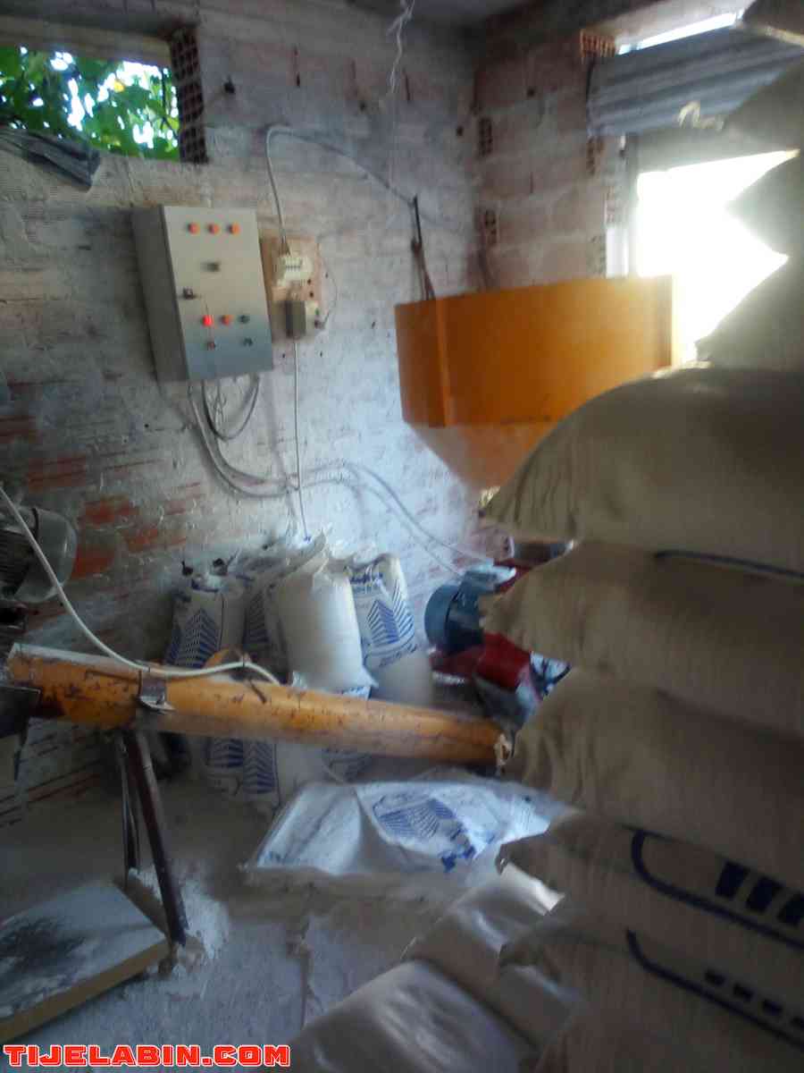 Poussière de marbre par Hakim Tutu