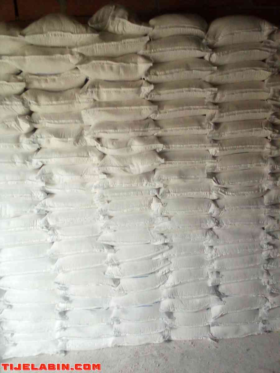 Poussière de marbre par Hakim Tutu