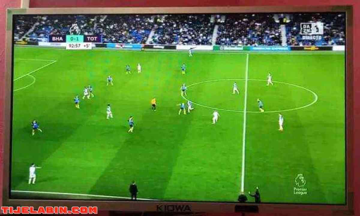 أبعاد الشاشة: 32 بوصة.
تلفاز بشاشة مسطحة.
دقة عالية FULL HD.