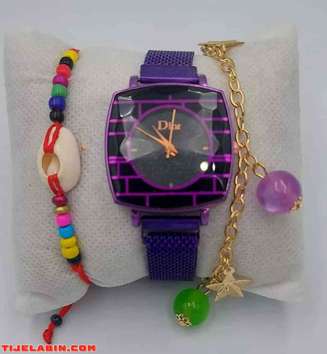 ساعات نسائية