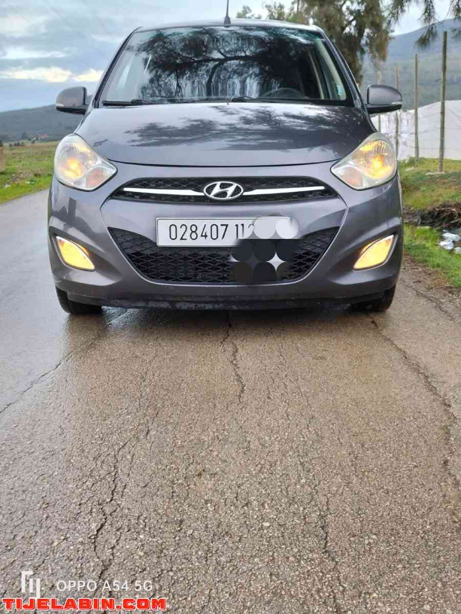 I10 special edition Machi 260 nedif fih racora f lel arrière