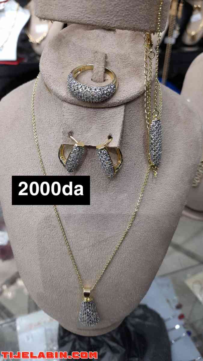 parure et boucles d'oreilles