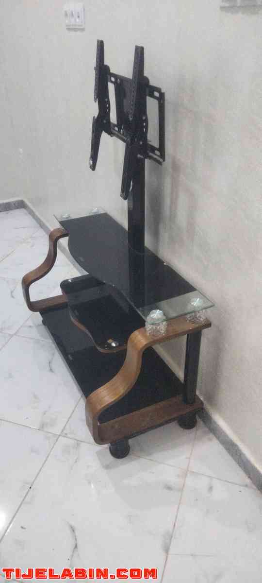 طابلة حاملة التلفاز مستعملة