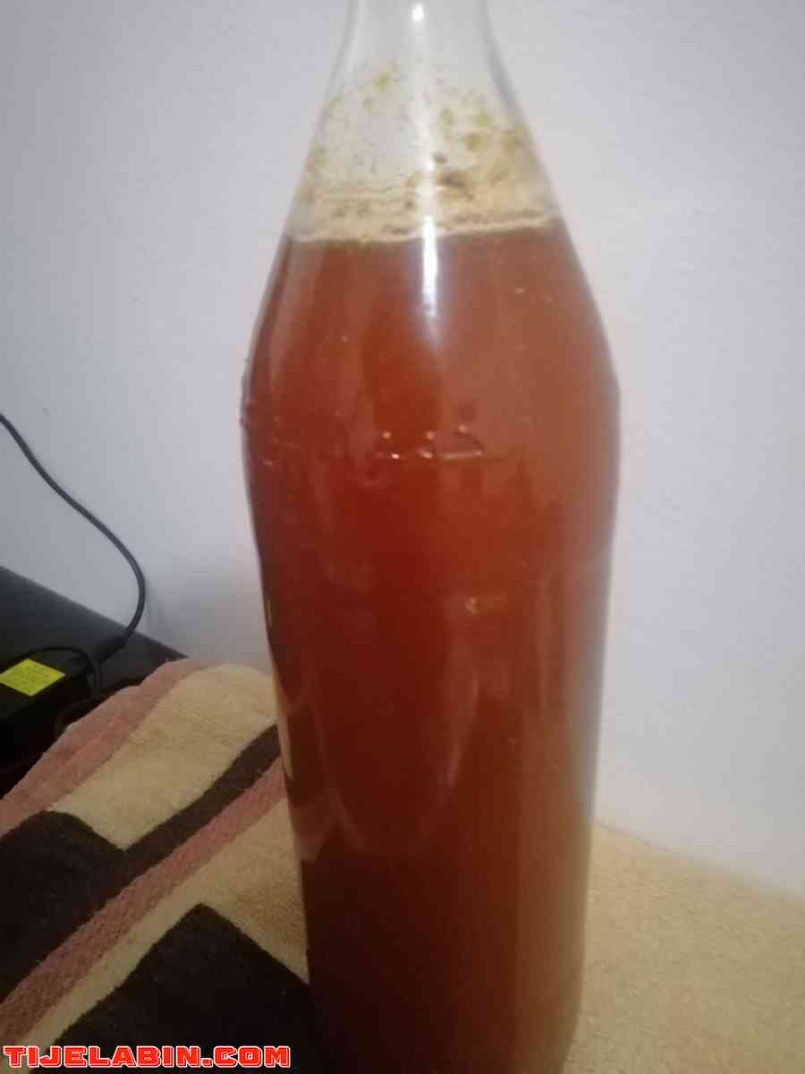 عسل طبيعي حر