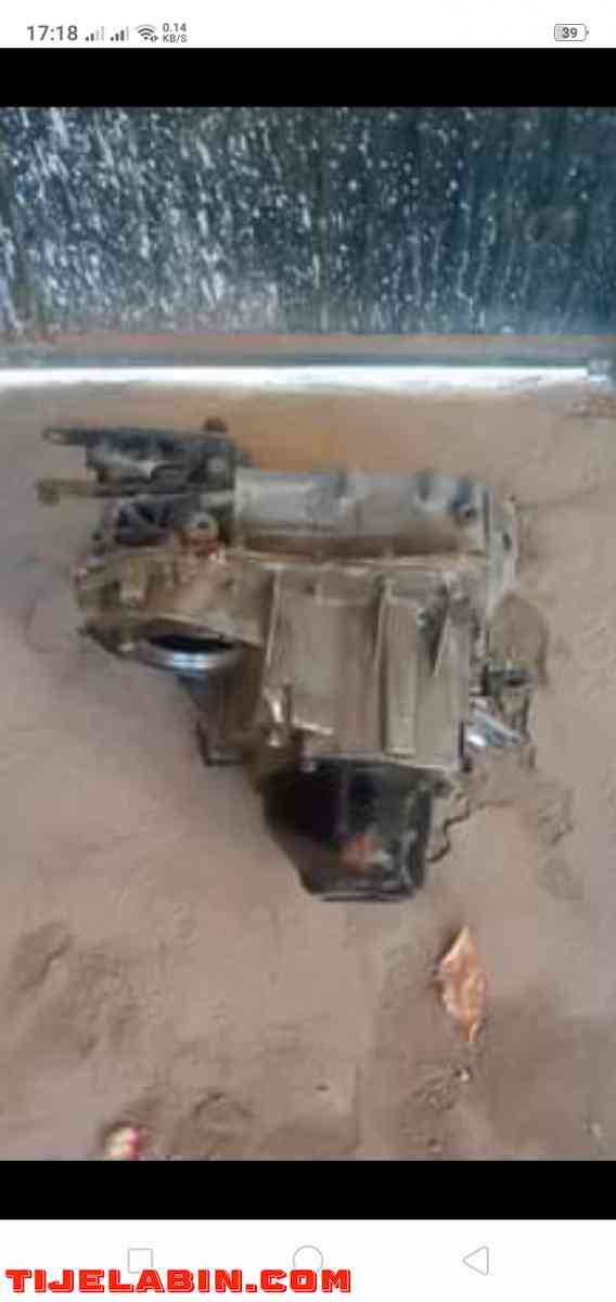 boite vitesse reneault Dacia 1.2 litres 16v manuel bon état