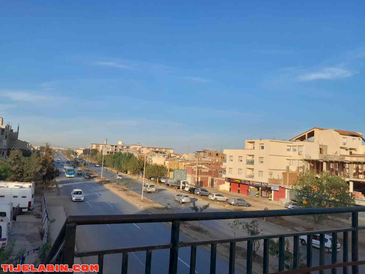 appartement F4 vus dégagée et avec toutes les commodités