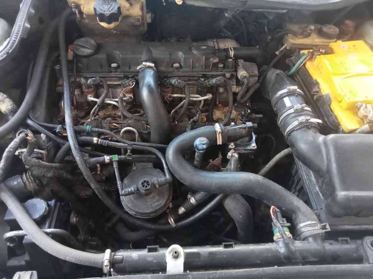 سيارة 206hdi 2 L