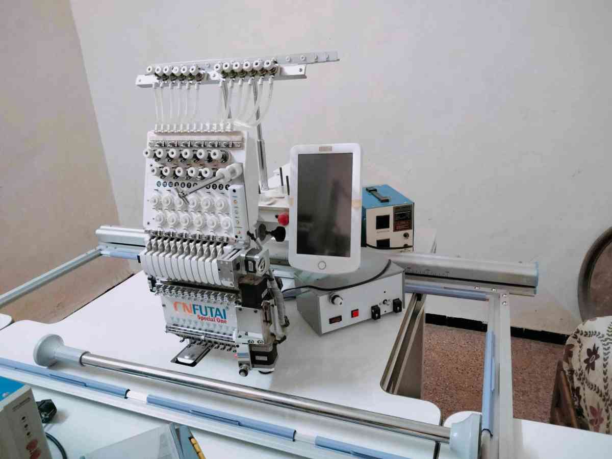 مشينة طرز عصرية