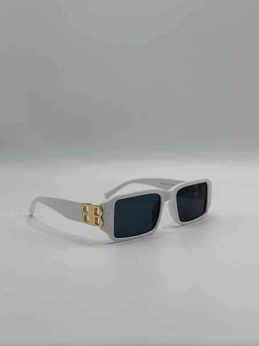 Lunette de soleil BALENCIAGA  pochette gratuit