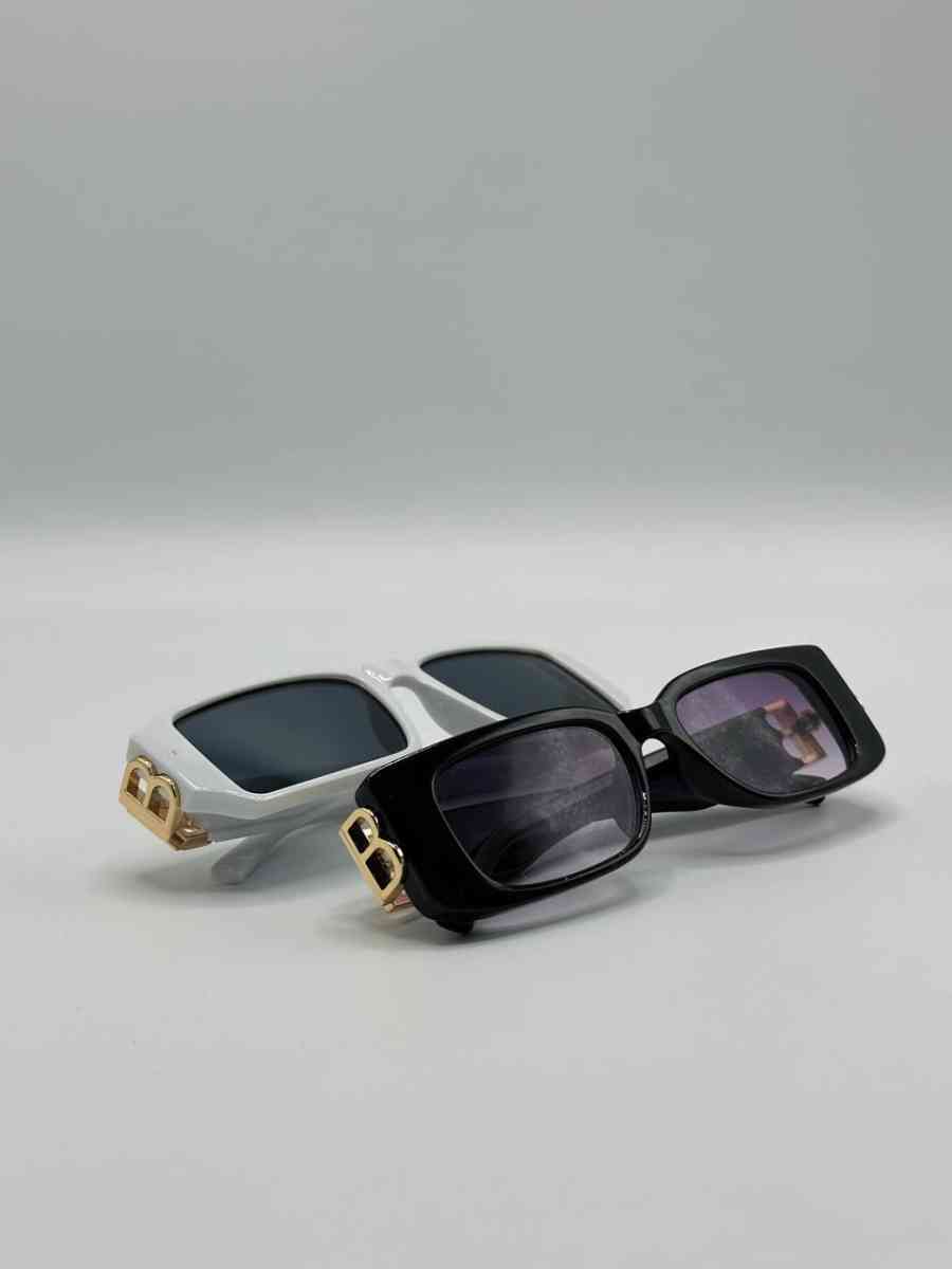 Lunette de soleil BALENCIAGA  pochette gratuit