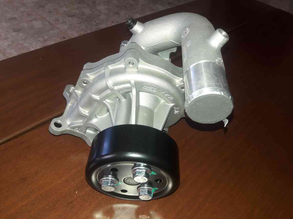 POMPE A EAU NEUF LANDREK DOUBLE CABINE   PEUGEOT