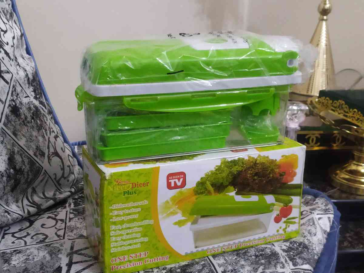 ربو للحم كهربائي للبيع مع ادوات مطبخ مستمعلة