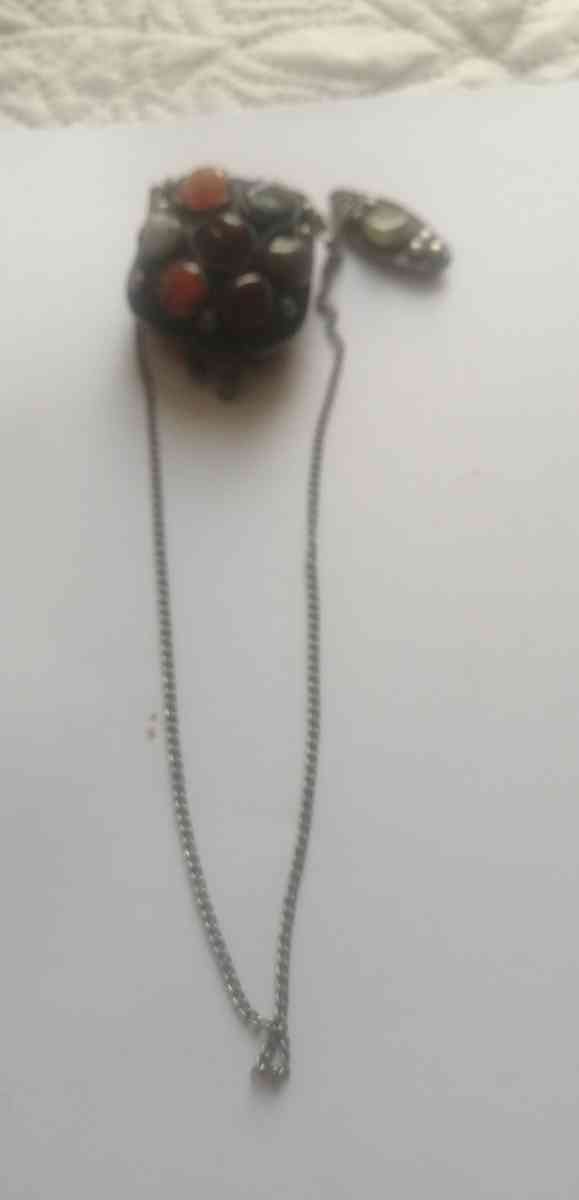 ابريق لزينة وعلاقة