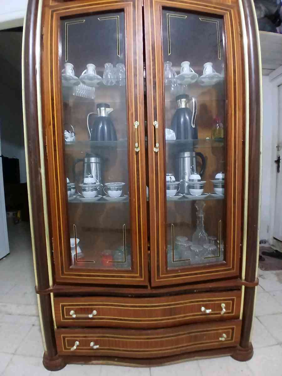 اثاث منزلي مستعمل معروض للبيع ارجو اعطائي سعر مناسب له