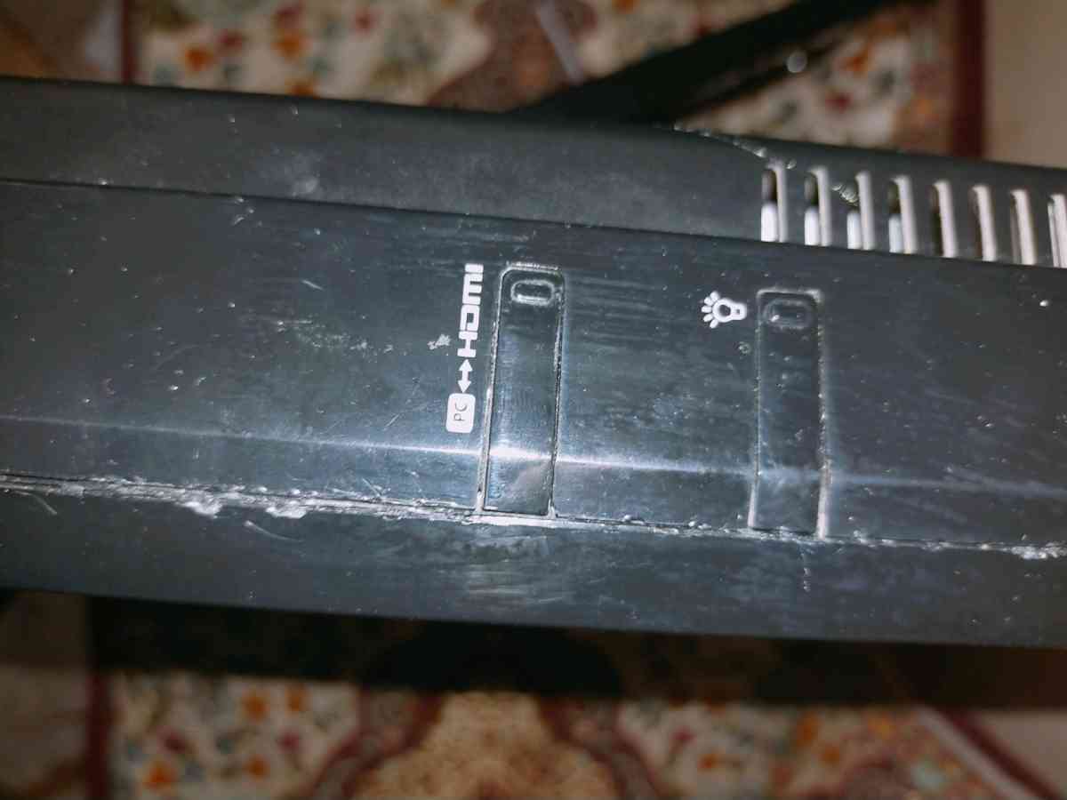 حاسوب مكتبي شاشة متصلة بلحاسوب packard bell