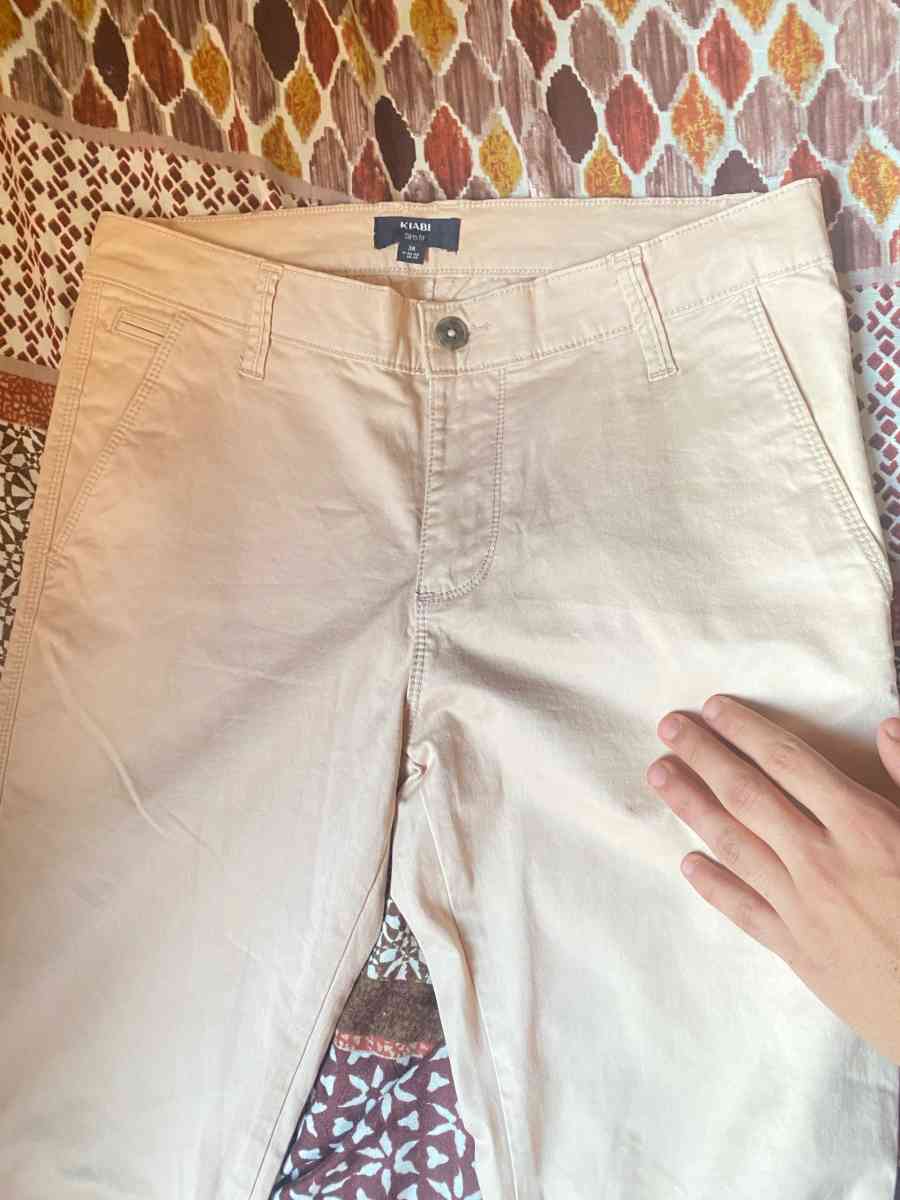 هابط من فرنسا مشي ملبوس