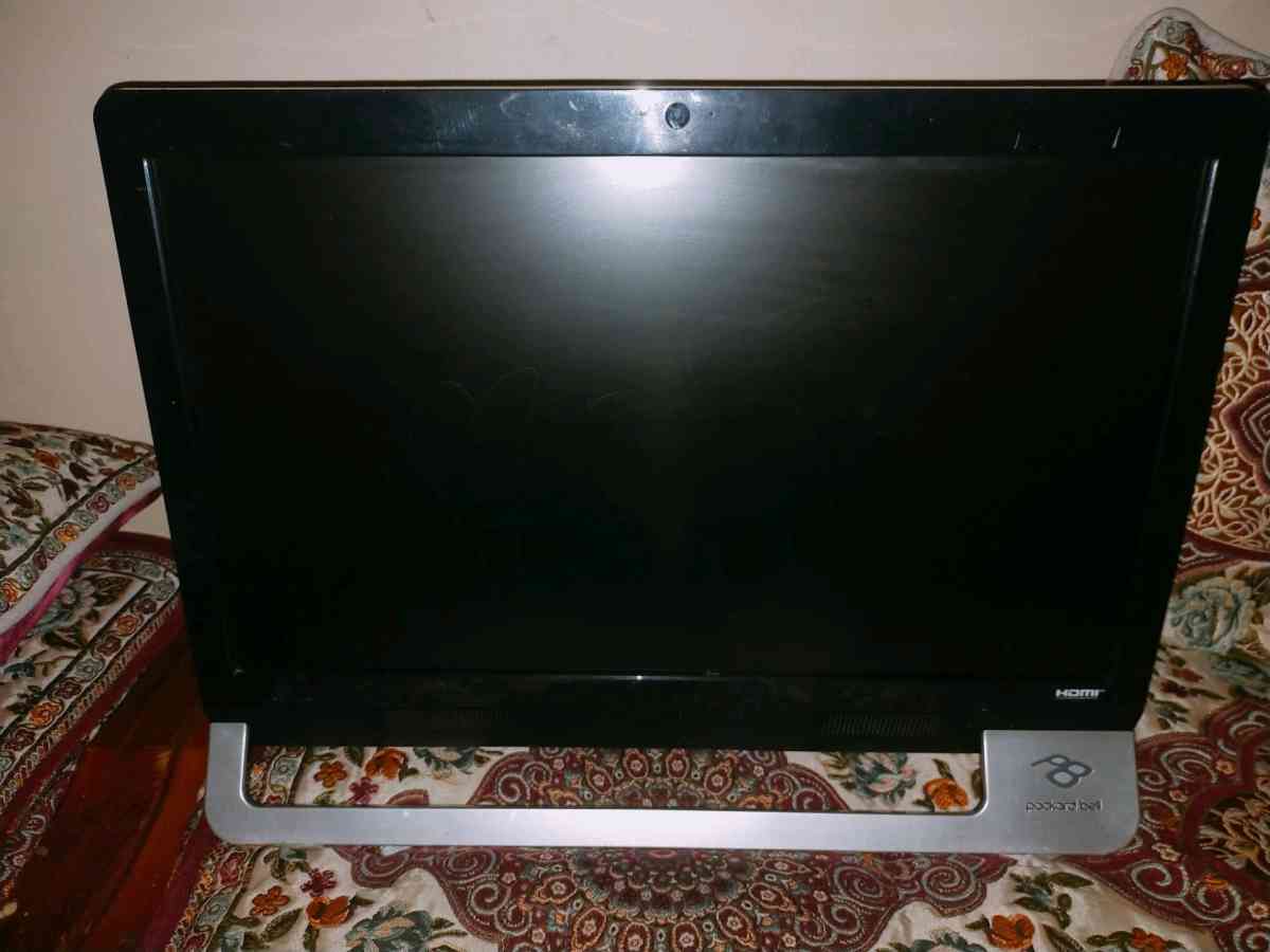 حاسوب مكتبي شاشة متصلة بلحاسوب packard bell