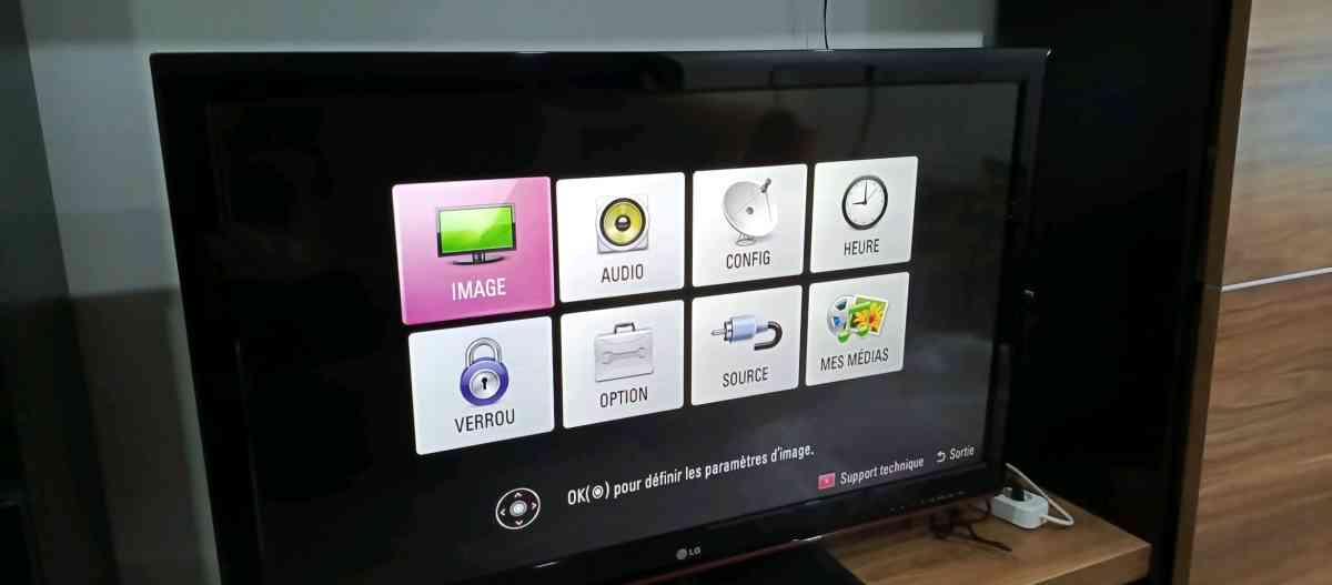 Tlviseur 3D marque LG 42 pouces