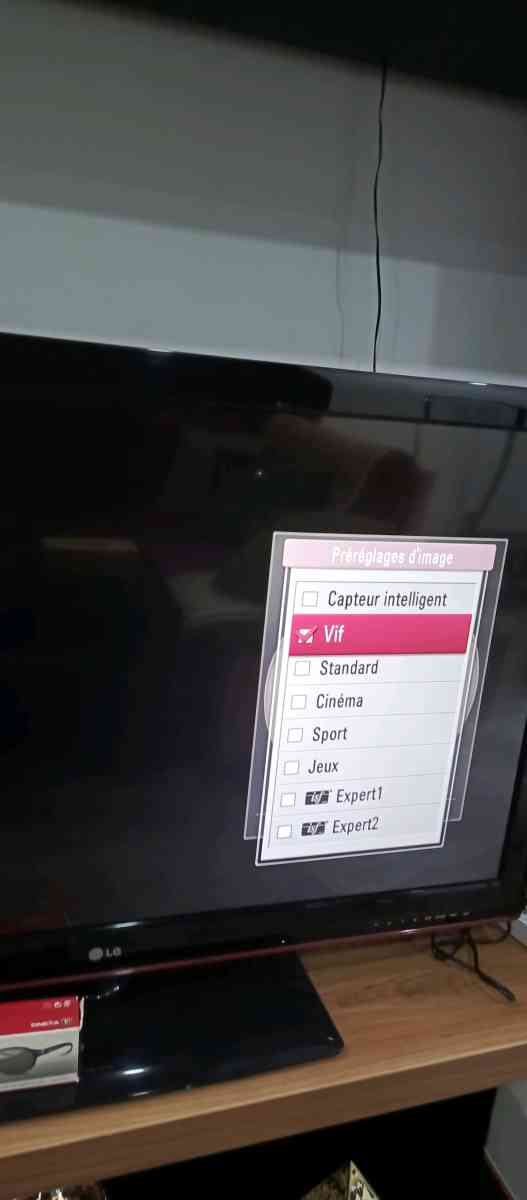 Tlviseur 3D marque LG 42 pouces