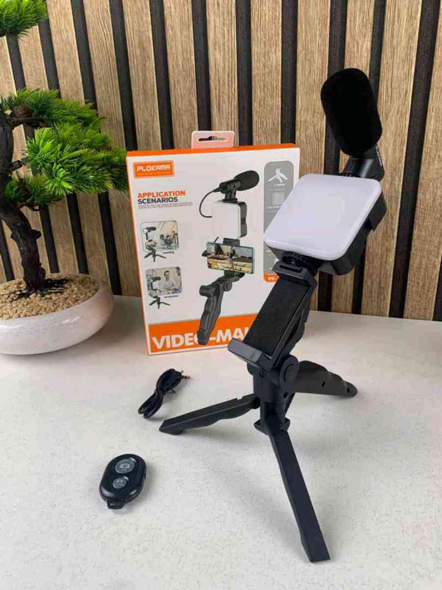 طقم تصوير إحترافي مع ميكروفون و إضاءة