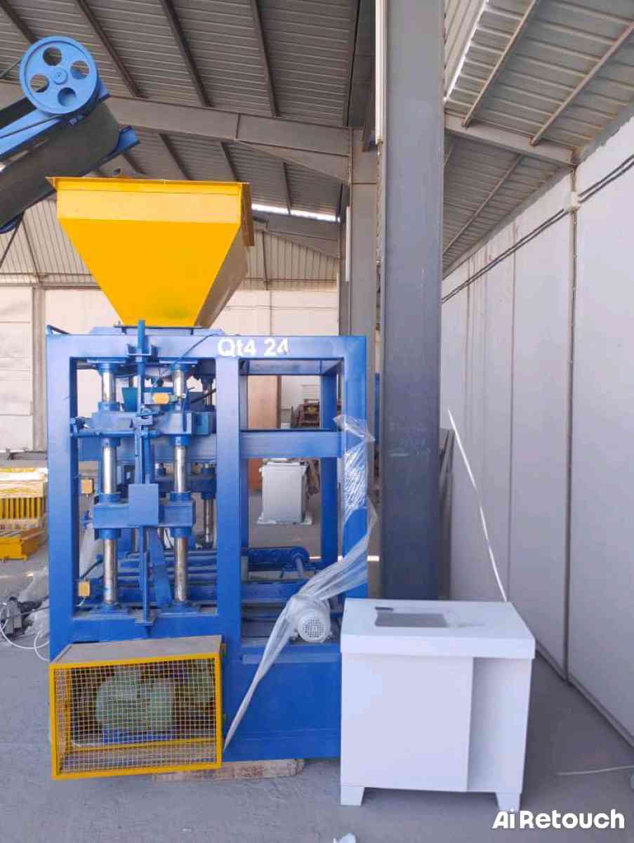 آلة صنع القوالب المجمعة من الخرسانة  جديدة لم تستعمل