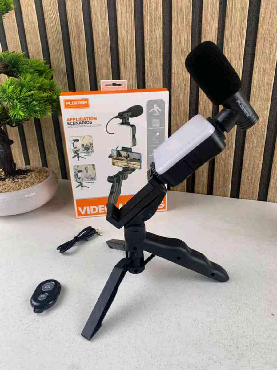 طقم تصوير إحترافي مع ميكروفون و إضاءة