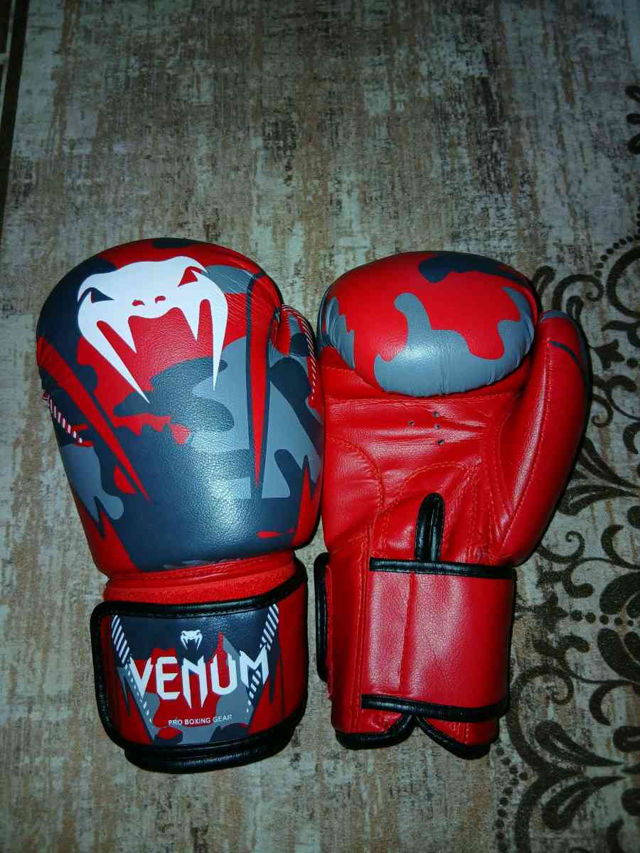 قفازات اليدين الخاصة بالكيك بوكسينغ