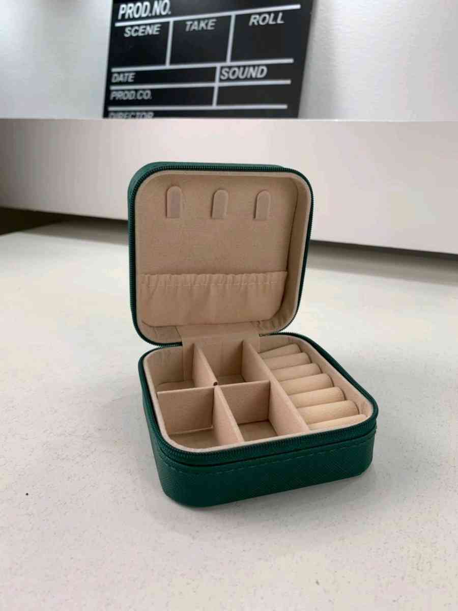 علبة تنظيم المجوهرات