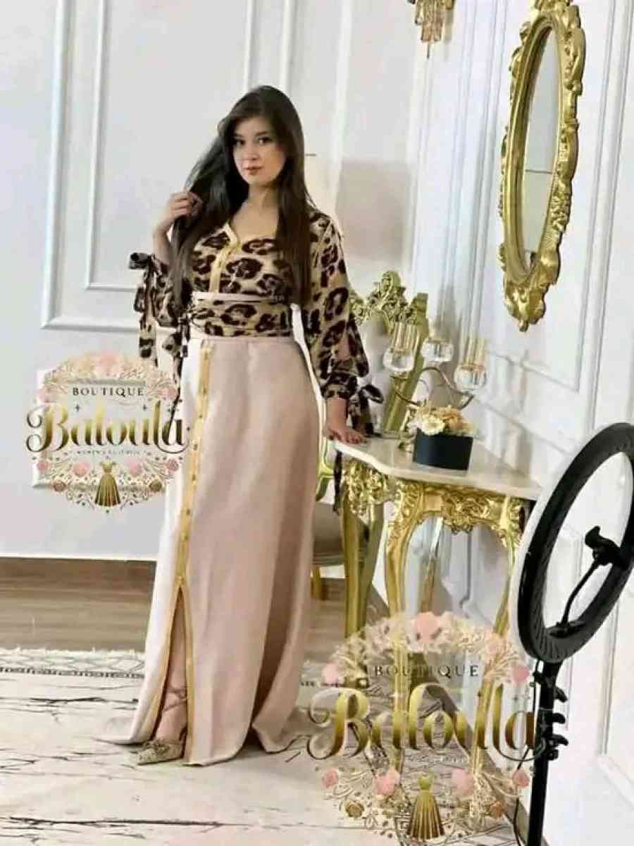 ملابس نسائية