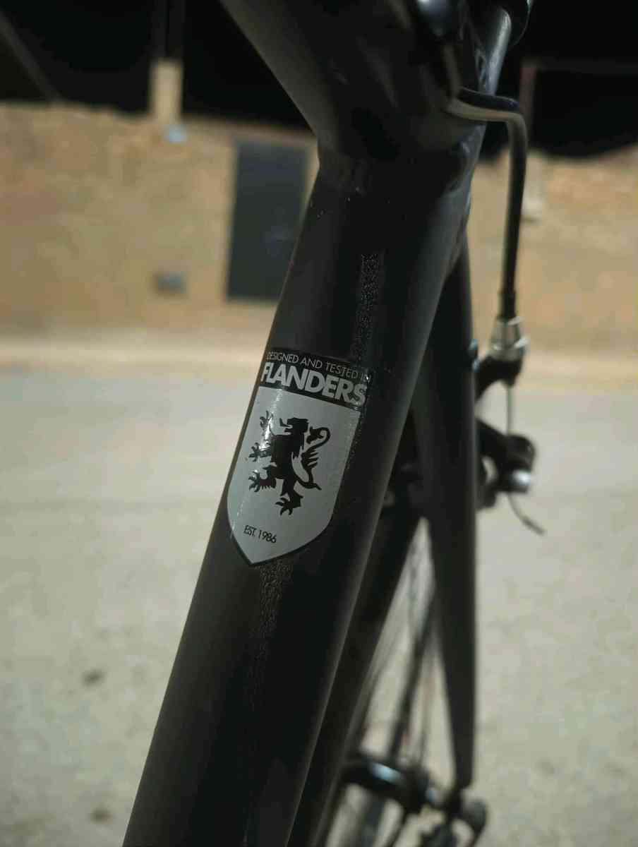 دراجة هوائية للسباق تزن 10 كيلوغرام