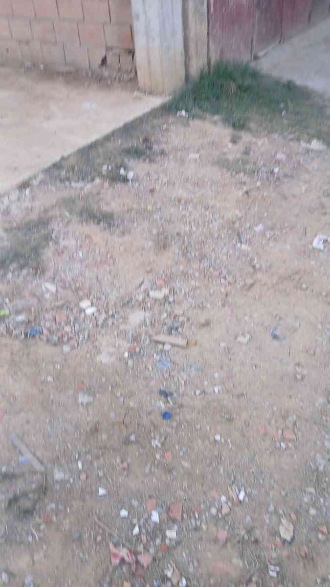 منزل ارضي مقسوم على قسمين